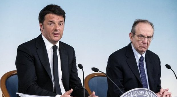 Matteo Renzi e Giancarlo Padoan