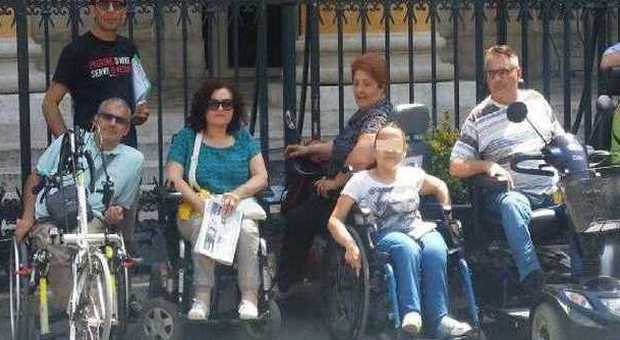 Assistenza disabili a rischio in tutta la Campania, sos a De Luca: via il decreto 49 o è serrata