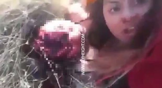 Incidente in diretta video: la sorella 14enne muore, lei continua a filmare. «L'ho uccisa, ma non importa»