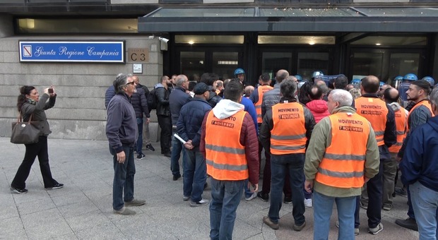 Napoli: convegno sul Reddito con De Luca, esplode la protesta dei disoccupati