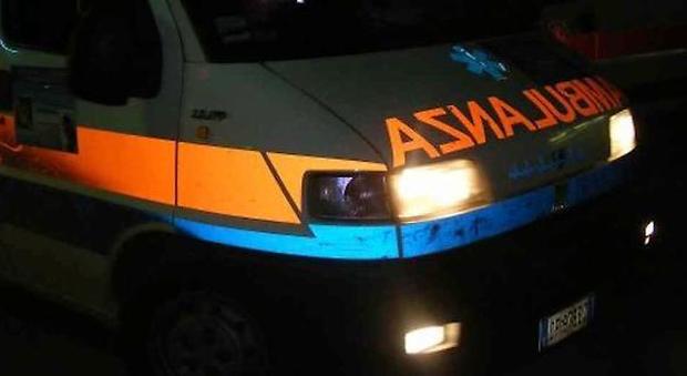 Milano, frontale tra auto e furgone: morti due ragazzi di 28 anni. I corpi estratti dalle lamiere dopo 3 ore