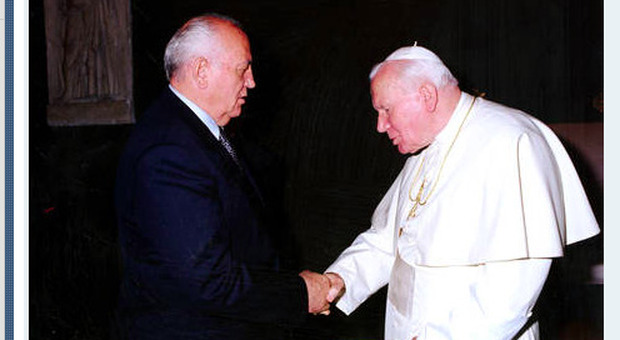 Gorbaciov: Il Papa lo ricorda «grato» e i vescovi tedeschi: «Senza di lui il mondo sarebbe diverso»