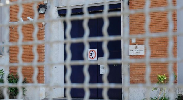 Lazio, aumenta il sovraffollamento nelle carceri: 108 detenuti in più rispetto al 2016