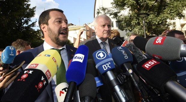 Salvini incontra il tedesco Seehofer: «Asse Italia-Germania sui migranti»