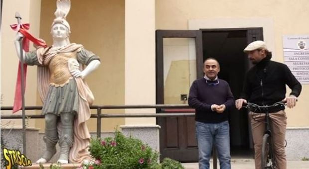 Il sindaco di Guardavalle: «Mi sparano se tolgo la statua di Sant'Ignazio». A donarla è stata la 'ndrina dei Gallaci