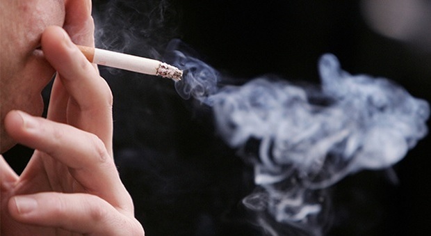 Covid, l'ordinanza antifumo del sindaco di Ripi: «Con la sigaretta a tre metri dagli altri»