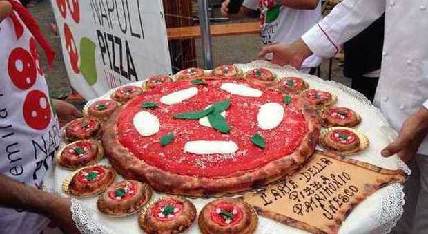 Cinquanta forni sul lungomare di Napoli per la gran kermesse della pizza
