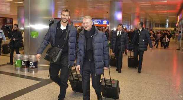 La Juventus arriva all'aeroporto di Istanbul per la partita di Champions League con il Galatasaray