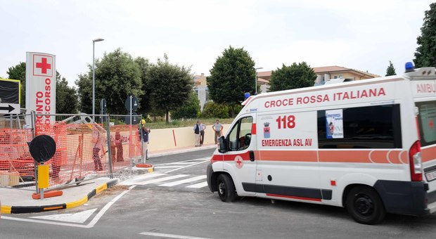 Due medici aggrediti in corsia nei pronto soccorso di Avellino e Ariano
