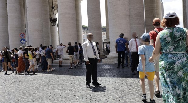 Salta fila anche al Vaticano