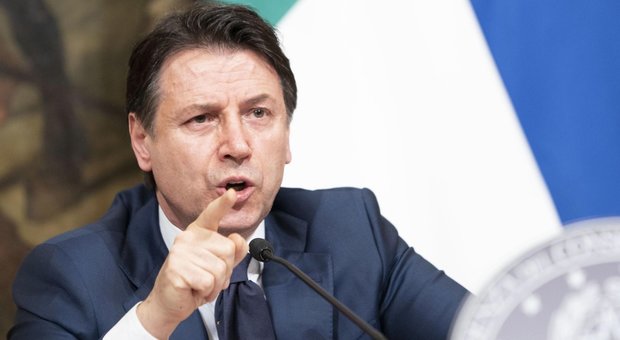 Conte frena sul Mes e spinge sugli Eurobond: «Italia sola, bene Ue», attacco alla Germania
