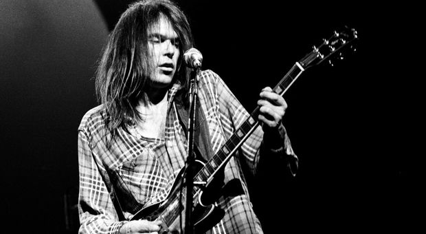 Neil Young, musicista anti-ruggine ASCOLTA IL VIDEO