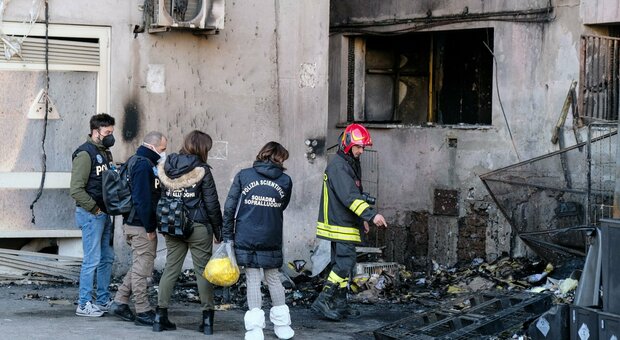 Incendio all'ospedale di Tivoli, ipotesi choc termico per i pazienti morti. «Non li ha uccisi il fumo»