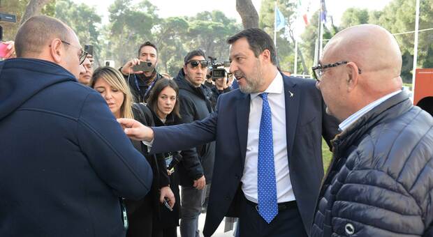 Regionali Abruzzo, Salvini in missione contro l’effetto Sardegna: «Per i miei 51 anni regalatemi la vittoria»