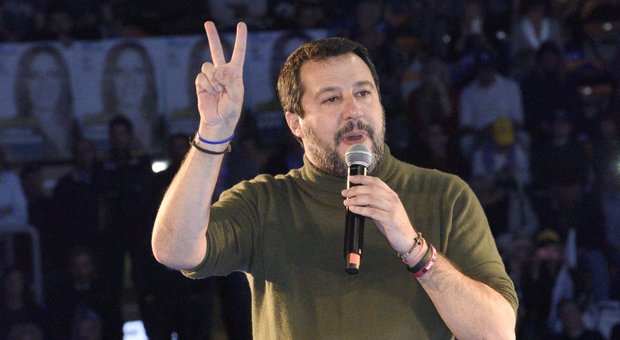 Sardine oggi a Modena, ira di Salvini su Facebook: «Uno di loro invocava il mio omicidio»