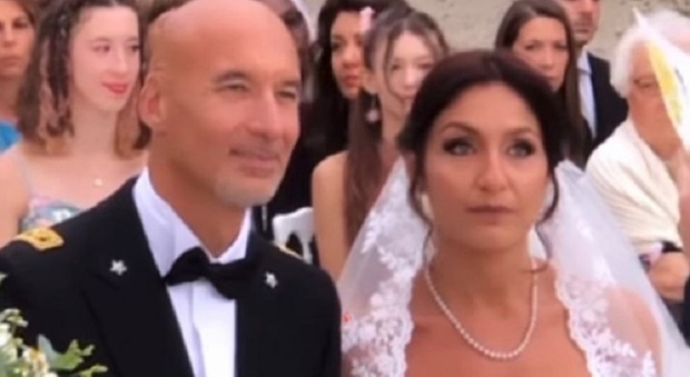 Luca Parmitano, il matrimonio con Marta Guidarelli. La dolce dedica: «Spazio è quello che ci unisce»