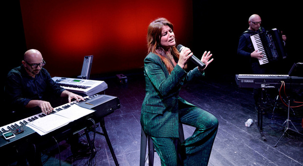 Teatri di frontiera, Monica Sarnelli chiude il suo tour al Nest di San Giovanni a Teduccio