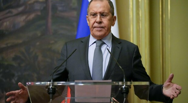 Lavrov, attacco alla Nato: «Sta facendo di tutto per impedire un accordo tra Russia e Ucraina»
