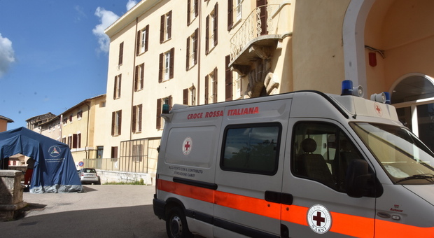 Amelia, ospedale senz'acqua da tre giorni: dializzati costretti ad andare a Terni per le cure