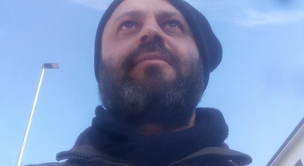 Pesaro, Mirko "Zagor" Bertuccioli muore a 46 anni: il fondatore dei Camillas ucciso dal Coronavirus