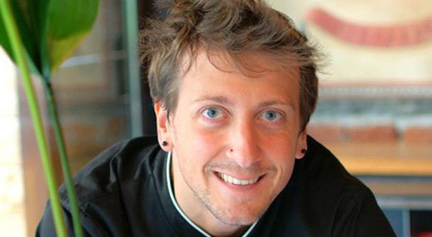 Christian Milone, con la bici contro un'auto: lo chef stellato è in coma a Torino
