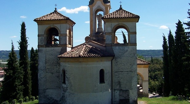 La parrocchia mette in vendita il Castello di Vidor