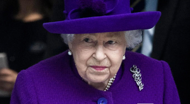 Regina Elisabetta, annullati gli eventi pubblici: il motivo che lascia senza parole i sudditi