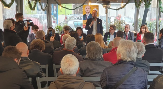 Elezioni suppletive a Napoli, Napolitano apre la campagna elettorale: «Ruotolo rappresenta de Magistris»