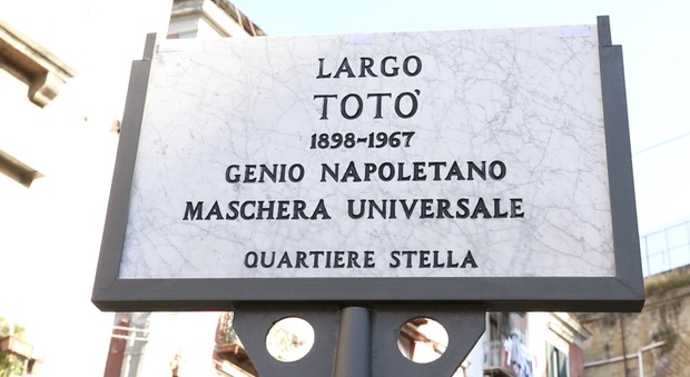 Napoli, piazza per Antonio De Curtis inaugurato Largo Totò alla Sanità