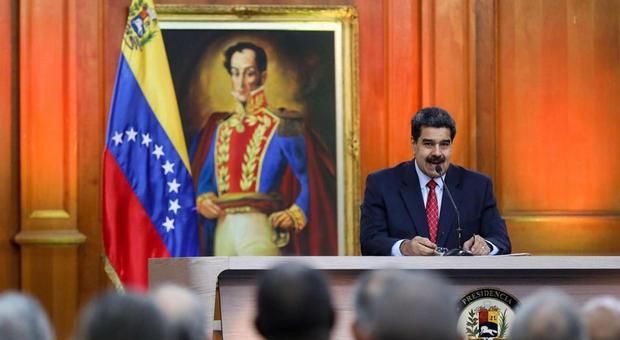Venezuela, Maduro attacca l'Europa ma gli Usa: Guaidó non si tocca