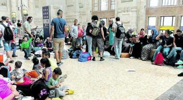 Milano, emergenza profughi continua: ​arrivati altri 1350 tra eritrei e siriani