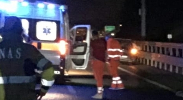 Incidente a Salerno, investito e ucciso a 33 anni mentre attraversa l'autostrada
