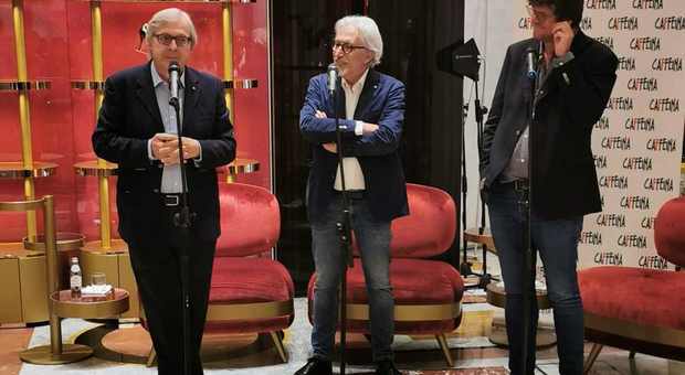 Vittorio Sgarbi (da sin.) con Carlo Rovelli e Filippo Rossi