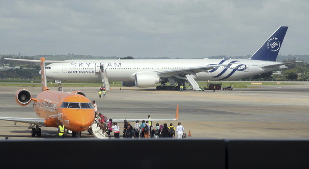 Volo Air France dirottato in Kenya per finta bomba: arrestato uno dei passeggeri