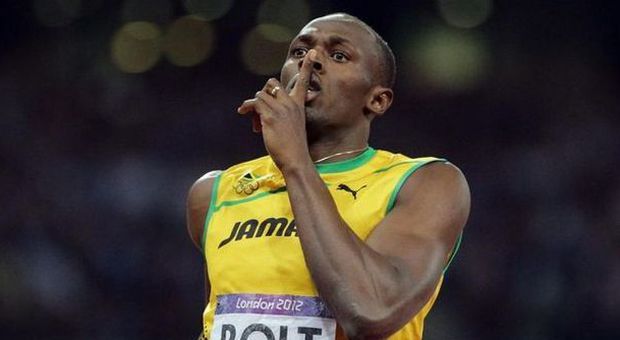 Usain Bolt esulta dopo i 200 metri