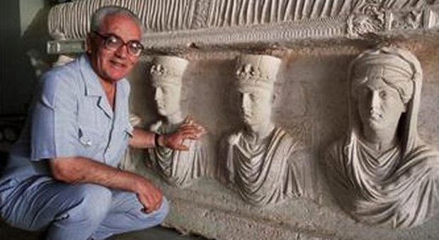 Siria, l'Isis decapita l'archeologo capo di Palmira: si è rifiutato di rivelare dove sono nascosti i reperti più preziosi