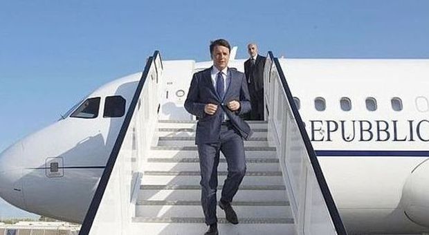 Renzi salta l'inaugurazione della Fiera del Levante e vola a New York: «Per l'Italia è una giornata storica» Opposizione critica