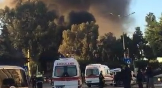 Turchia, attentato a Adana: due morti e 16 feriti. «È terrorismo»