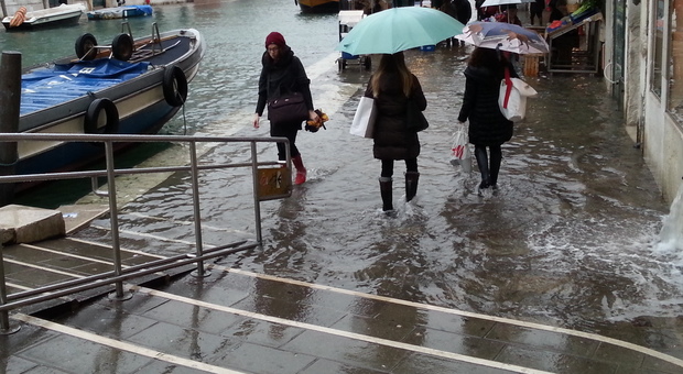 Acqua alta: stanotte toccati i 104 cm a Venezia e i 117cm a Chioggia