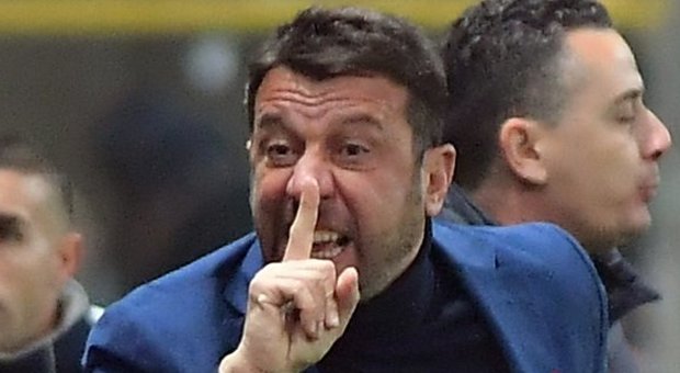 Parma, D'Aversa: «Irregolare il gol di Caicedo e netto il rigore su Cornelius. L'arbitro non faccia il simpatico»