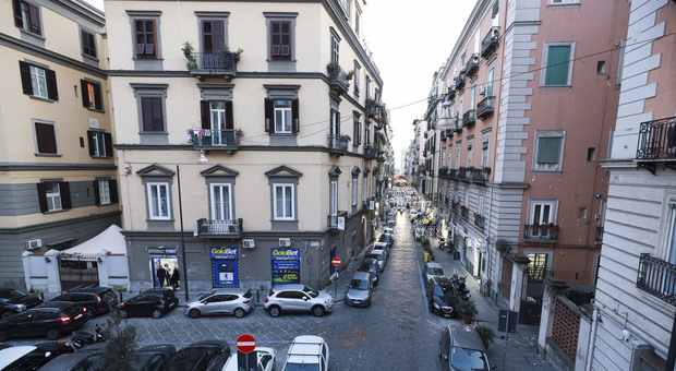 Napoli, spari nel centro storico: la pista del racket sui parcheggi abusivi