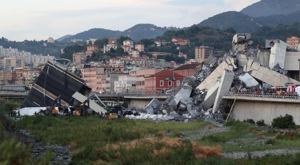 Crollo del ponte Morandi, lo strano caso dei tweet dal Messico