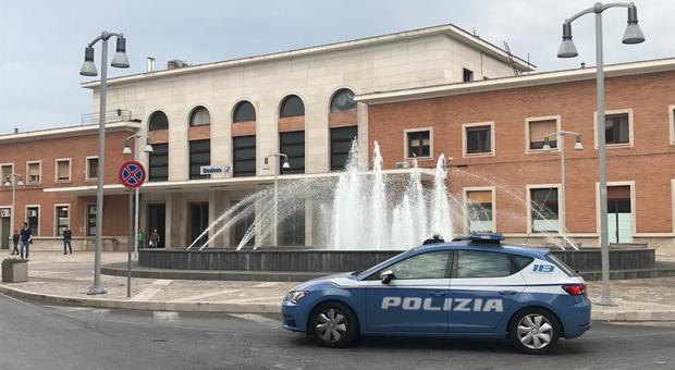 Pioggia di cornicioni a Benevento: allarme sicurezza alla stazione centrale