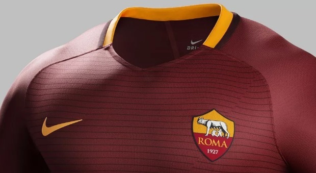 Ecco la nuova maglia della Roma: c'è anche un richiamo al Colosseo