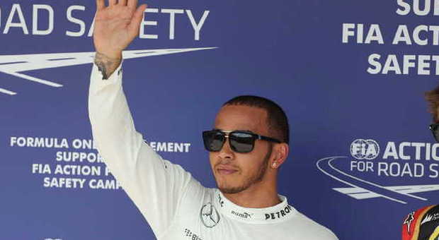 F1, Hamilton vince il Gp d'Ungheria. Alonso quinto