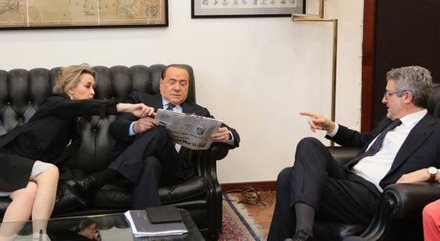 Berlusconi in visita al Mattino, lungo incontro con la redazione