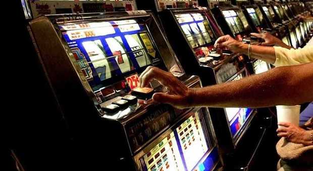 Gioco d'azzardo: botta e risposta tra Cinque stelle e Liberi uguali