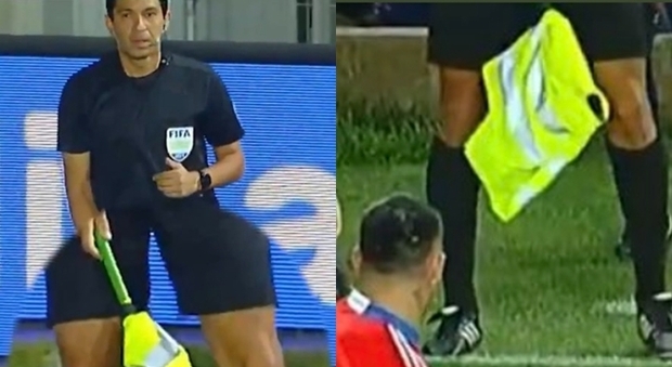 Cile-Argentina, i due guardalinee dimenticano le bandierine e usano maglia catarifrangente: sospesi