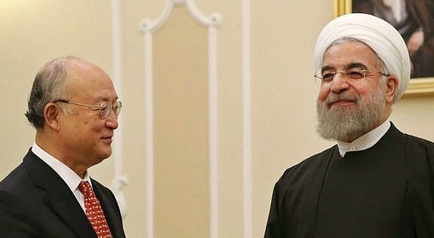 Yukiya Amano con il presidente iraniano Hassan Rouhani