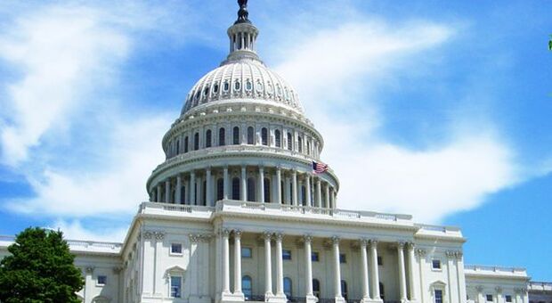 USA, Congresso approva pacchetto di aiuti economici da 892 miliardi